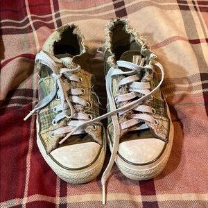 Distressed Sneakers (530)